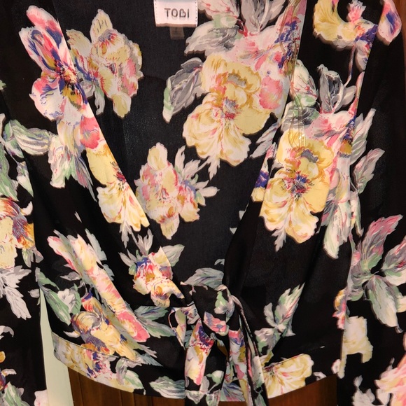 Floral top - Picture 2 of 2